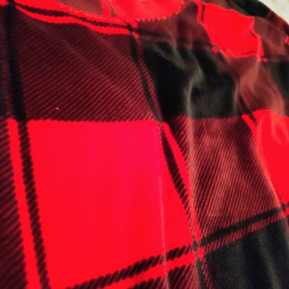 Sonoma Goods for Life XXL Women’s Red Black Plaid Pajama Set With Socks - Picture 7 of 12